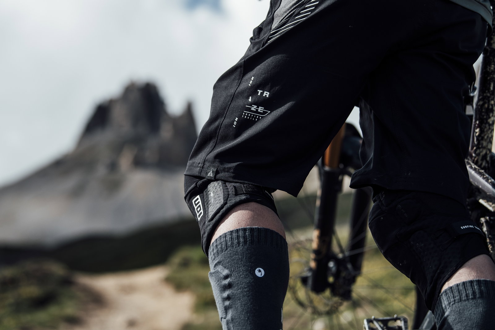 Buy Traze MTB shorts for men online | MTB clothing | ION shop