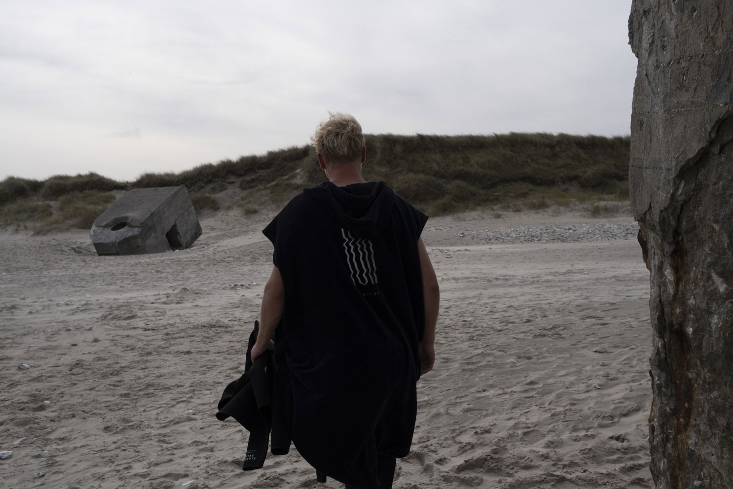 IORE イオレPONCHO COAT / CHARCOAL GRAY IORE PONCHO COAT / CHARCOAL GRAY