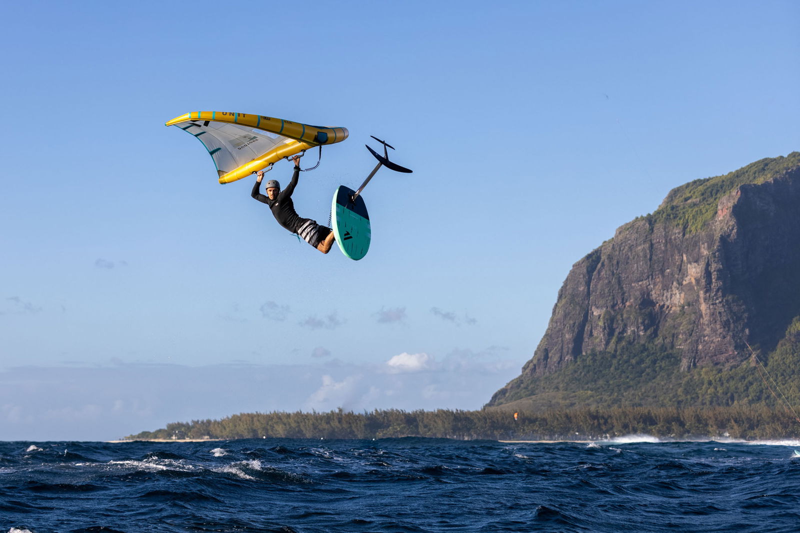 HenningNockel UnitDLAB22 SkyWingTE22 Mauritius by TobyBromwich Duotone Fanatic 6292