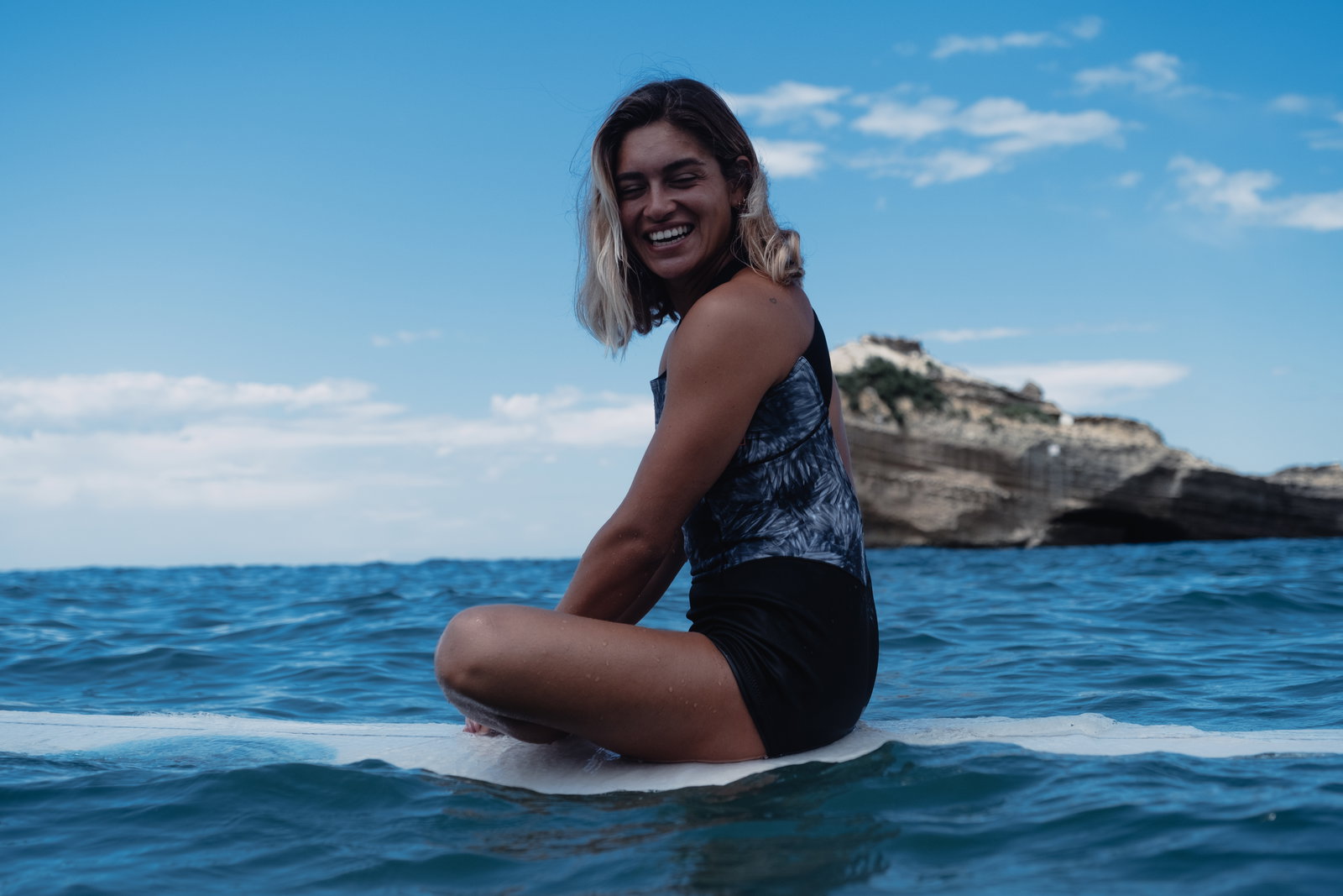Women Wetsuit Amaze Shorty Crossback 1.5 | ION Water