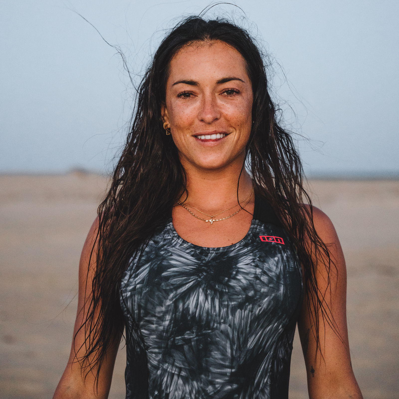 Amaze_Crossback_front.jpg?