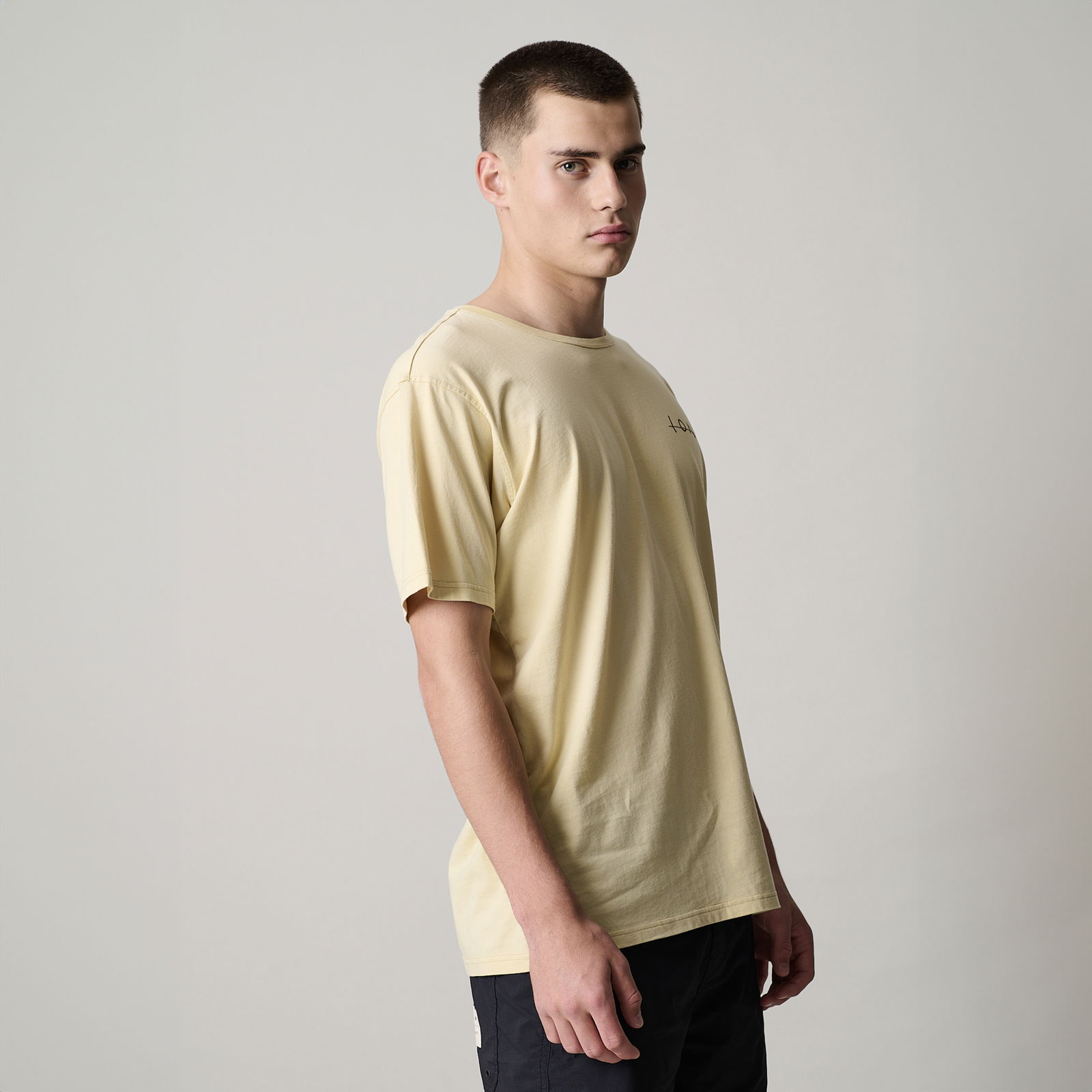 Tシャツ・カットソー IONSEOUL Pigment Sleeve Lettering T Shirt (3color) Buy Tee Graphic Short sleeve Men online | Apparel | Official