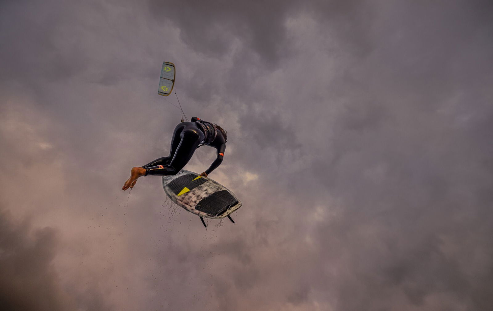 Duotone Whip D/LAB - The High-Performance Surfboard