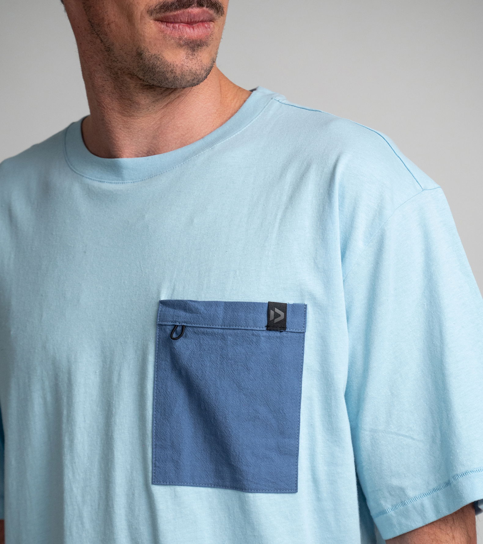 Duotone SS True Tee: Stylish Men's Apparel for Eco-Friendly