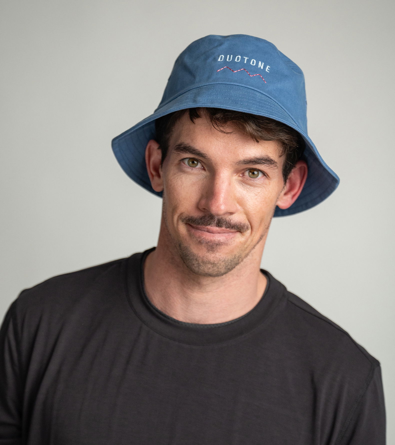 Duotone Bucket Hat URBAN: Stylish Summer Apparel for Sun