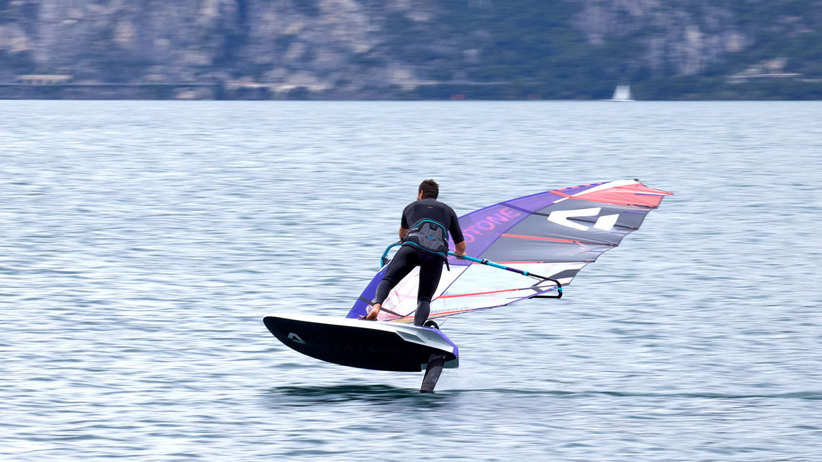 Falcon_Foil D/LAB 2025 ᐅ foil racing board | DUOTONE Windsurfing
