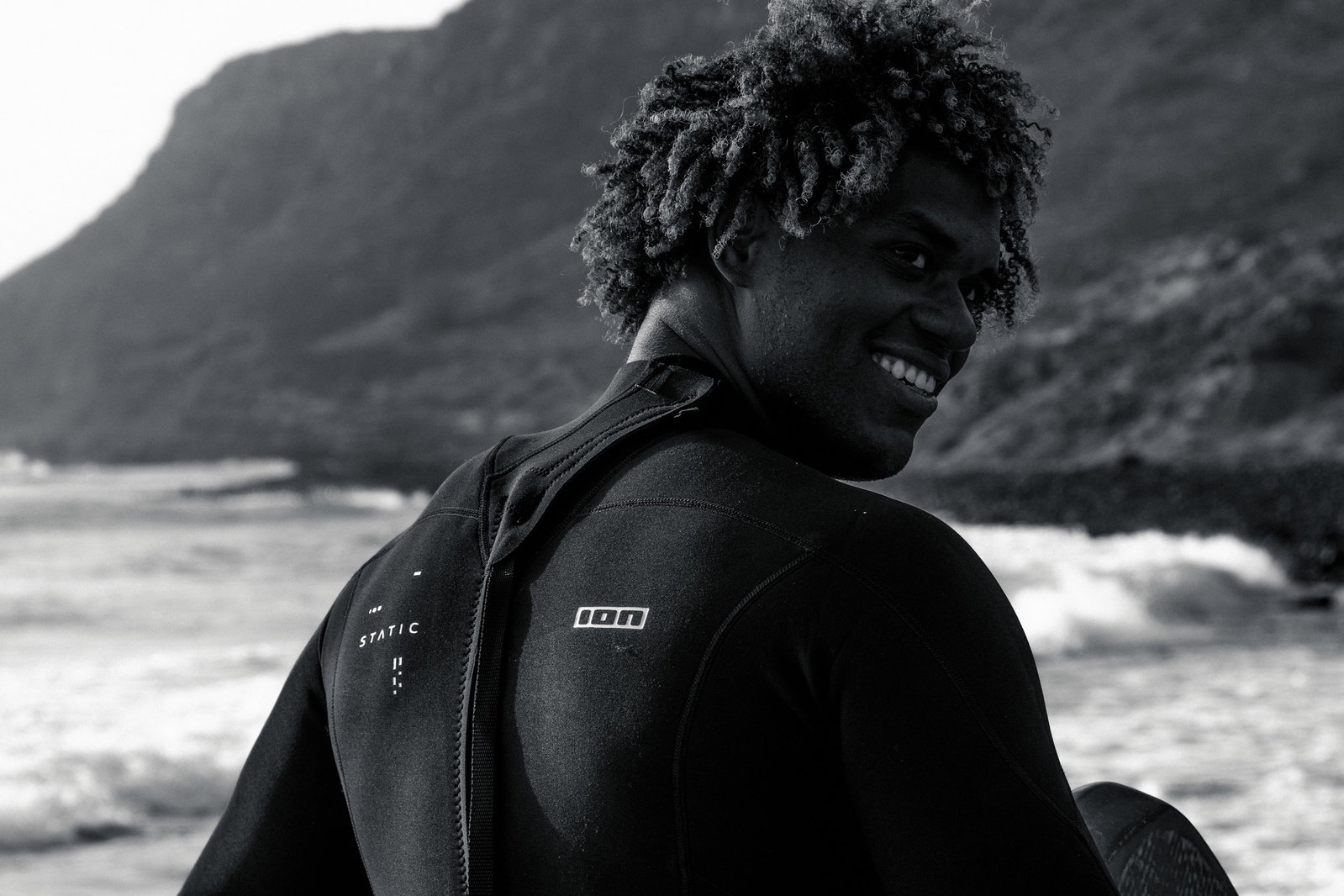 Static 2/2 Shorty Short Sleeve Back Zip Wetsuit Men | ION Water