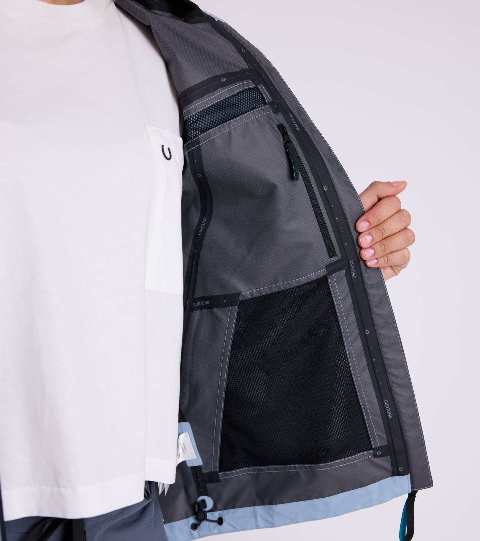Jacket Explore: Ultimate Clothing for Off-Grid Adventures