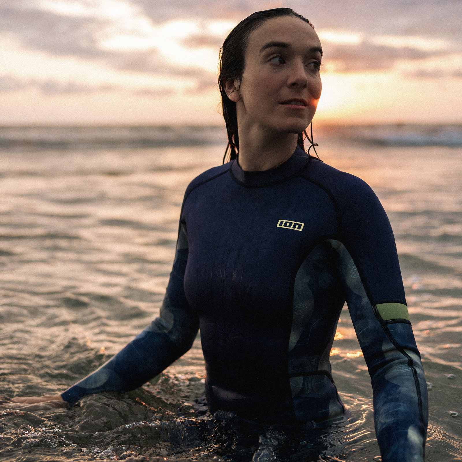 Amaze Shorty 2.0 Long Sleeve Back Zip Wetsuit Women | ION Water